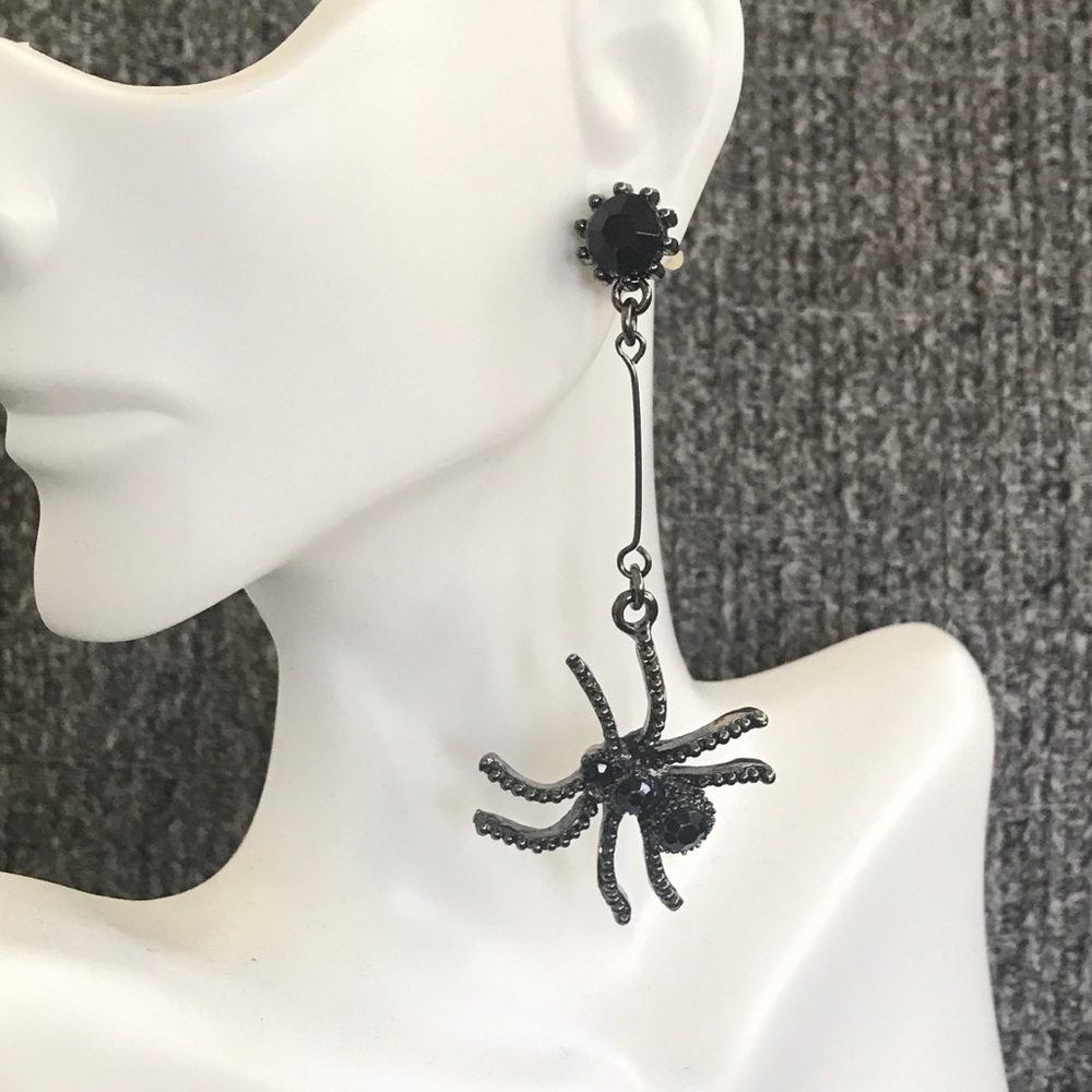 Jeweled black spider rhinestone earrings dangle Halloween 🎃 🕷